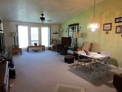 318 S Valley Dr, Nampa, ID 83686 - photo 4