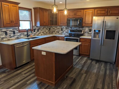 232 White Bridge Ct, Bluffton, IN 46714 - photo 2