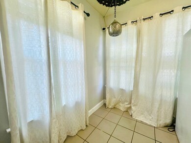 5212 Irvington Blvd unit B, Houston, TX 77009 - photo 3