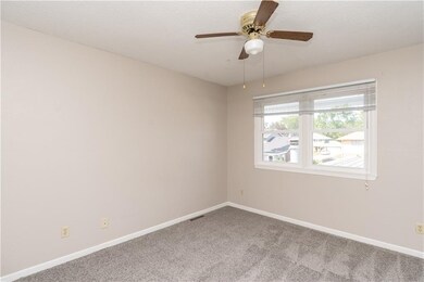 717 E 19th St N, Newton, IA 50208 - photo 7