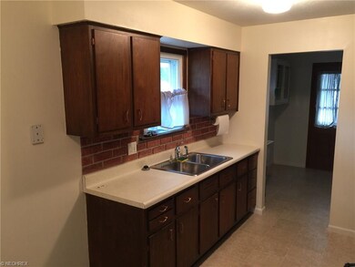 342 Gayle Dr, Sheffield Lake, OH 44054 - photo 6