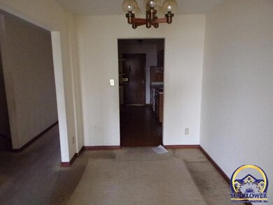 3612 SW Skyline Pkwy, Topeka, KS 66614 - photo 4