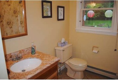 3 Alyce Dr, Newmarket, NH 03857 - photo 4