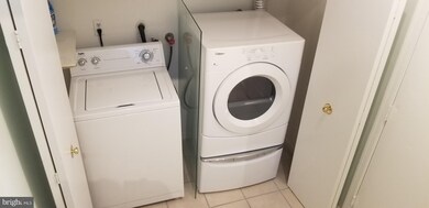 14110 Oakpointe Dr, Laurel, MD 20707 - photo 3