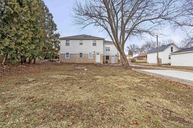 920 W 2nd St, Cedar Falls, IA 50613 - photo 3