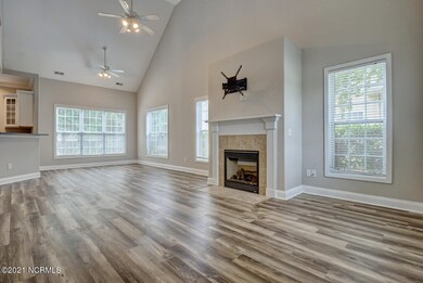 202 Azalea Dr Hampstead NC-large-003-001