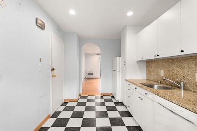 21 Westgate Rd unit 6, West Roxbury, MA 02132 - photo 6