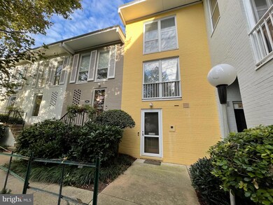 150 G St SW unit 151, Washington, DC 20024 - photo 2