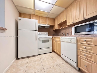 569 Fanshaw N unit 569, Boca Raton, FL 33434 - photo 3