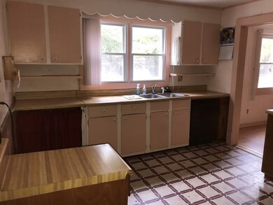 1120 Woodlawn St, Roanoke Rapids, NC 27870 - photo 2