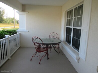  Sip your morning coffee on the veranda front entry.