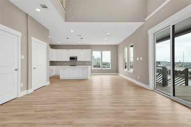 28 Cmdr Runco Ln, Taylor Lake Village, TX 77586 - photo 6