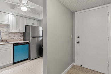 640 N Nova Rd, #409 (2 of 31)