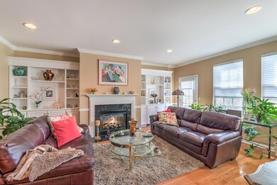 LIVING ROOM -