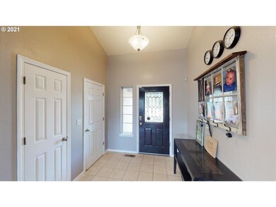 217 Cypress St, Sutherlin, OR 97479 - photo 3