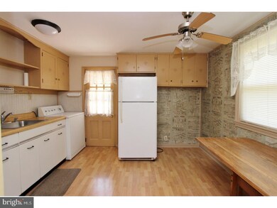 807 W 4th St, Lansdale, PA 19446 - photo 4