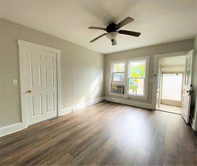 812 14th St N unit B, Saint Petersburg, FL 33705 - photo 4