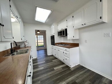 1228 Tate Cir, Sherman, TX 75090 - photo 7