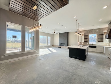 901 Greenhorn St, Centerton, AR 72719 - photo 2