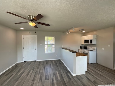 2319 Observation Dr unit 3, San Antonio, TX 78227 - photo 3