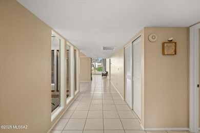 05-Bright welcoming entry