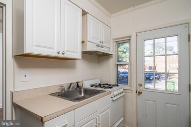 3928 Colchester Rd, Baltimore, MD 21229 - photo 6