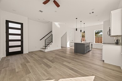 2475 Carmel St unit B, Houston, TX 77091 - photo 6