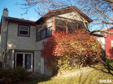 1523 W 47th St, Davenport, IA 52806 - photo 2