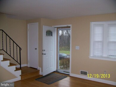 6311 Pioneer Dr, Baltimore, MD 21214 - photo 5