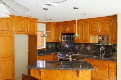 Custoom Kitchen