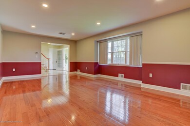10 Ivins Ct Aberdeen NJ 07747-large-008-