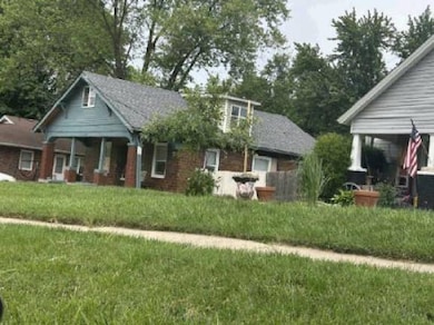 532 W Broadway, New Franklin, MO 65274 - photo 2