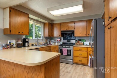 1380 E Cerramar Ct, Eagle, ID 83616 - photo 6