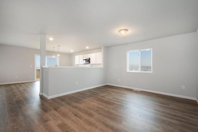SNV021-i2280-Dining Room2