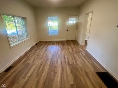 500 W 2nd St, Veedersburg, IN 47987 - photo 4