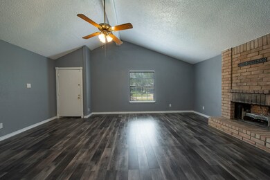 10802 Mackenzie Dr, Houston, TX 77086 - photo 4