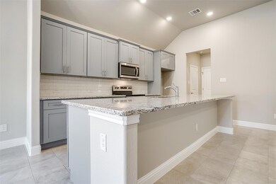 721 Vaquero St, White Settlement, TX 76108 - photo 3