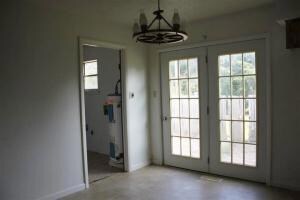 7 - Dining area
