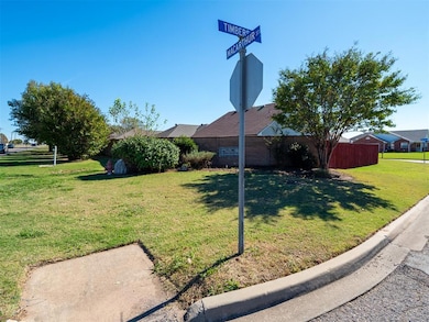 1933 Rain Tree Dr, Shawnee, OK 74804 - photo 5