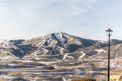 11728 N Star Gazer Cir unit 110, Hideout, UT 84036 - photo 4