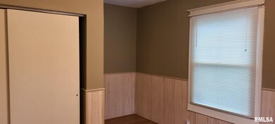 1702 N Fillmore St, Davenport, IA 52804 - photo 7