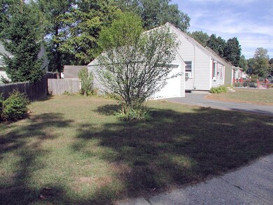 14 Midway St, Indian Orchard, MA 01151 - photo 3