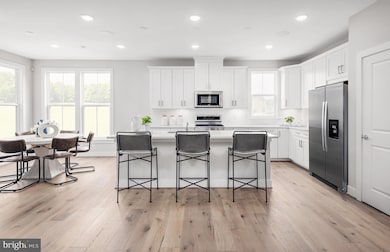 18444 Sugar Snap Cir, Leesburg, VA 20176 - photo 2