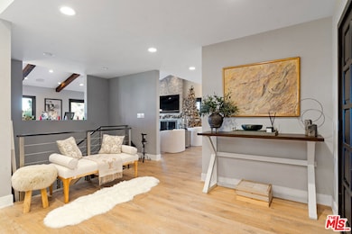 4920 Llano Dr, Woodland Hills, CA 91364 - photo 2