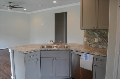 7917 Sealey St, Houston, TX 77088 - photo 4