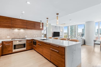 Pacific Gate unit 1106, San Diego, CA 92101 - photo 2