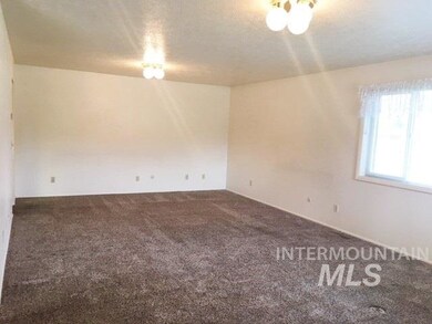 235 W 21st St, Burley, ID 83318 - photo 5