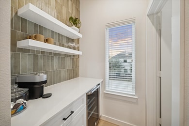 817 Thornton Rd unit G, Houston, TX 77018 - photo 5