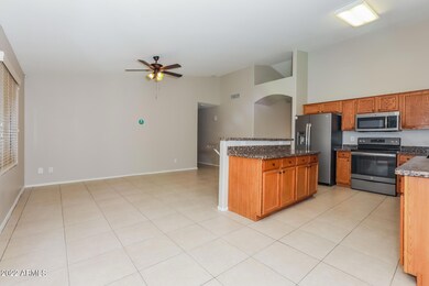 005-photo-kitchen-11443358