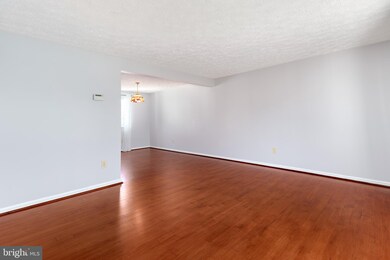 8734 Hummingbird Ct, Laurel, MD 20723 - photo 6